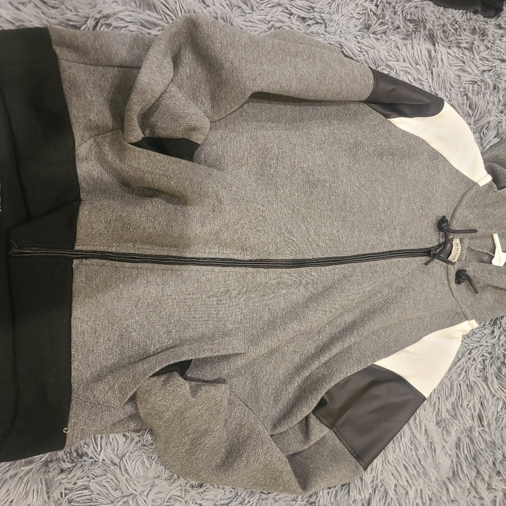 Kenneth Cole zip-up try fabric Tri city